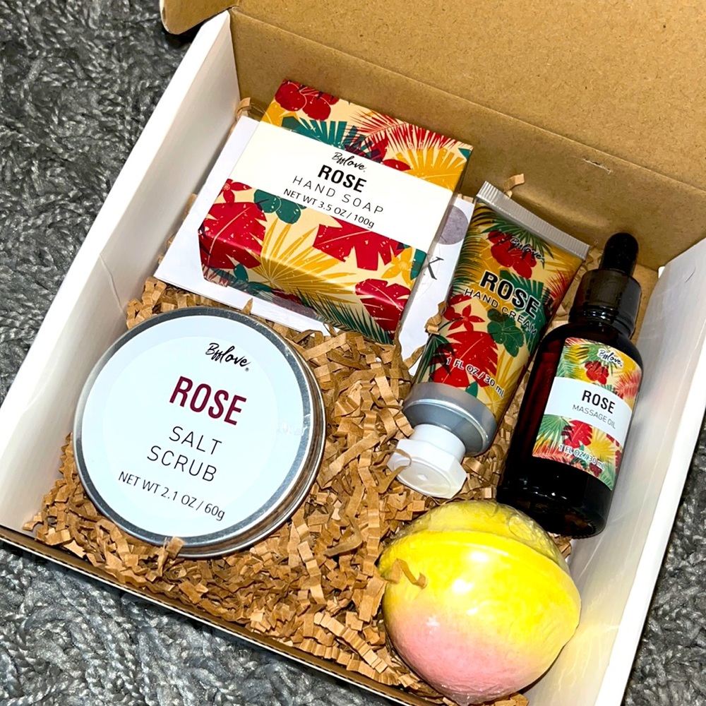 Body And Earth BFF Love Gift Box